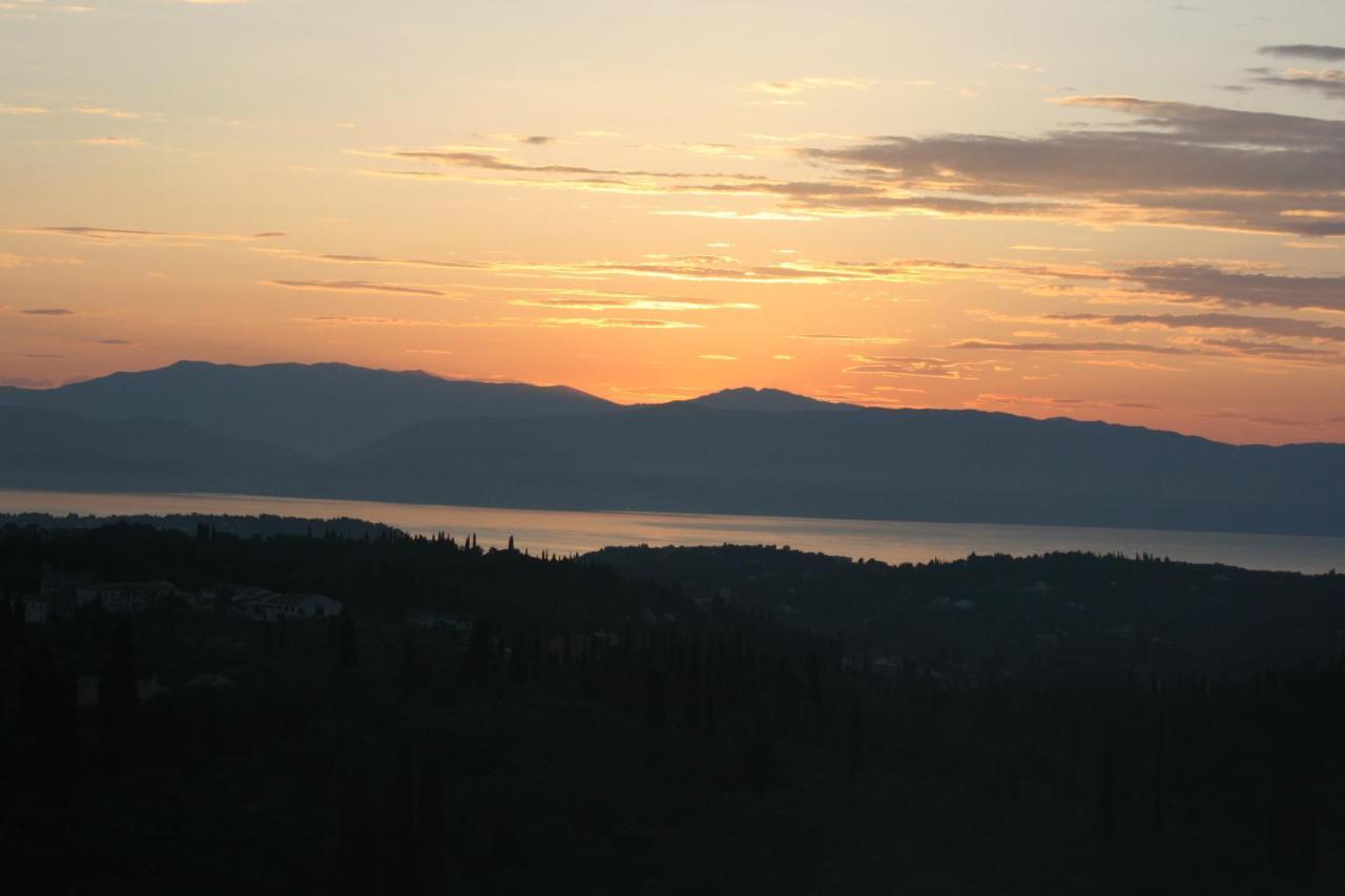 Corfu Luxury Apartment, Tranquility, Mountain & Sea Views Άγιος Γόρδιος Εξωτερικό φωτογραφία