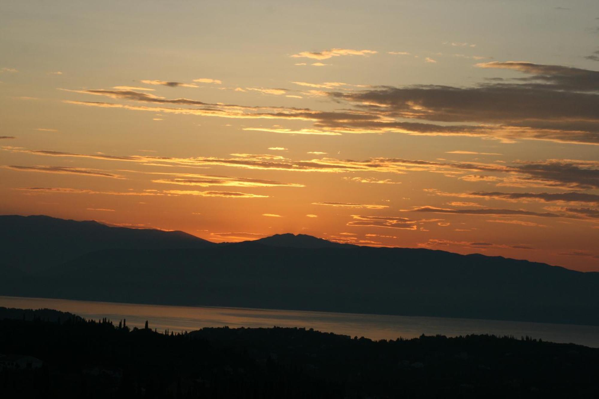 Corfu Luxury Apartment, Tranquility, Mountain & Sea Views Άγιος Γόρδιος Εξωτερικό φωτογραφία
